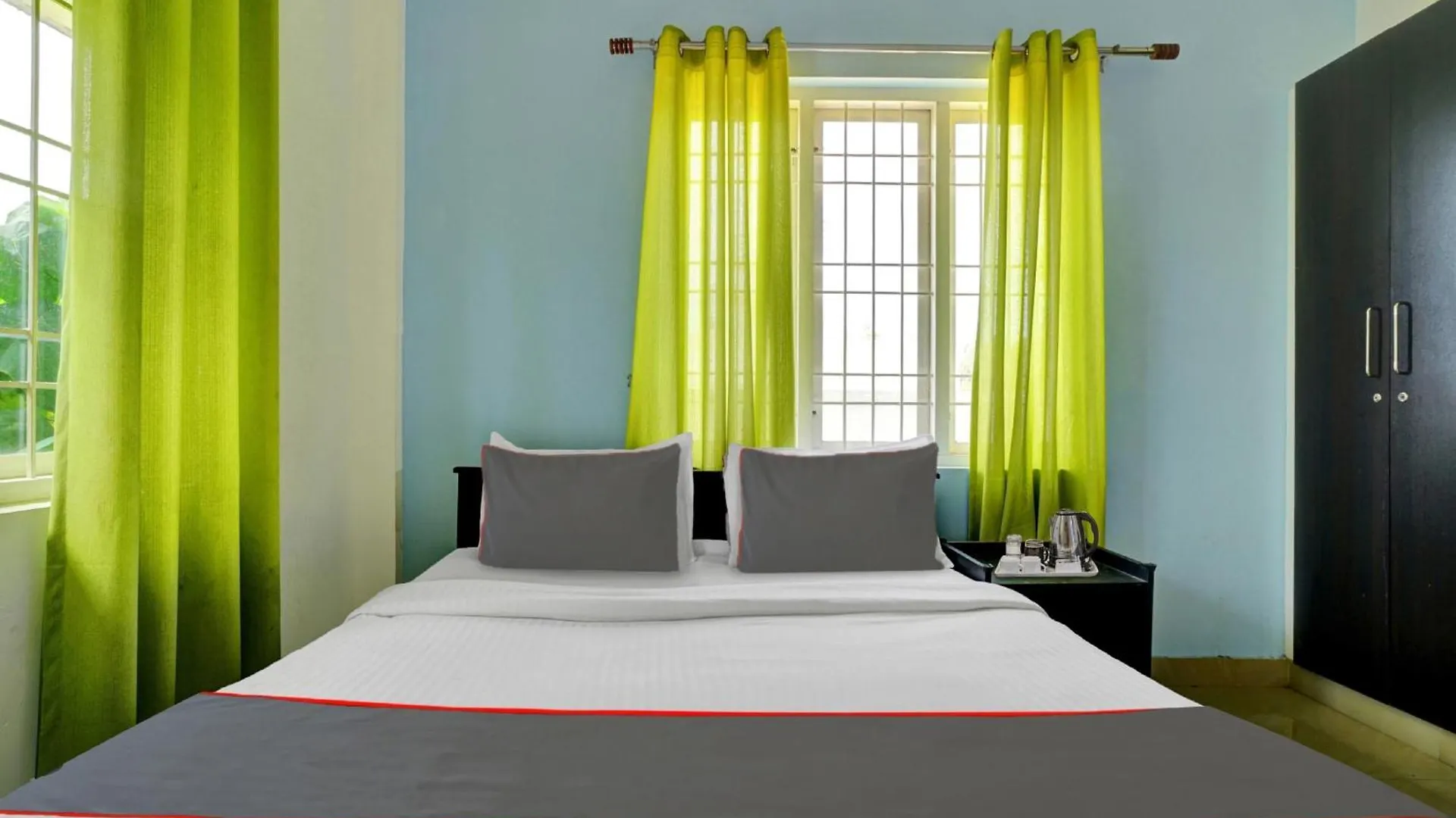 Collection O 81026 Suqoon Premium Stays Kochi Hotel