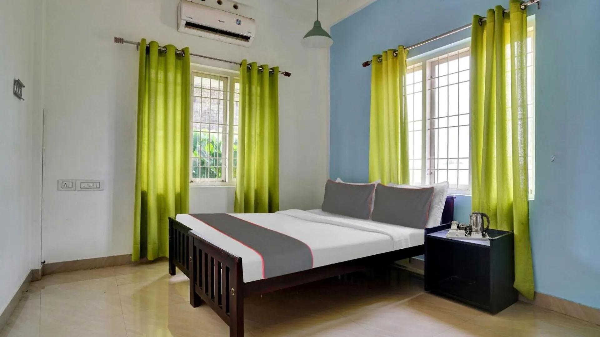 Collection O 81026 Suqoon Premium Stays Kochi 3*,  الهند