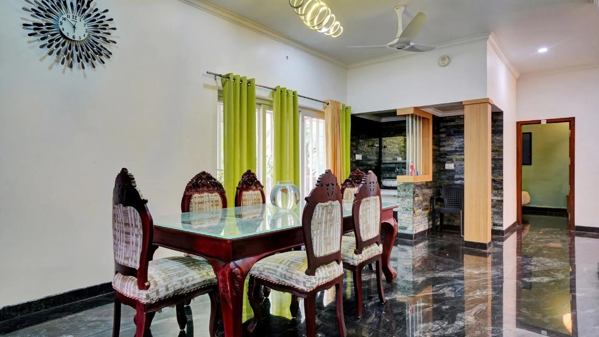 Collection O 81026 Suqoon Premium Stays Kochi