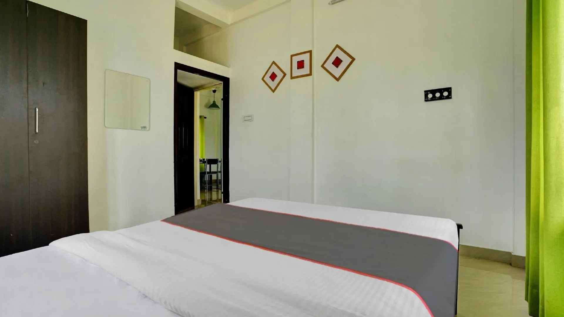 *** Hotel Collection O 81026 Suqoon Premium Stays Kochi India